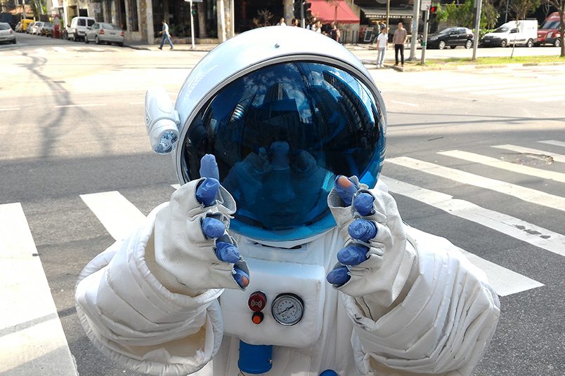 Lançamento do Zenfone 2 teve uma ação inesperada com astronautas invadindo o cotidiano de São Paulo.