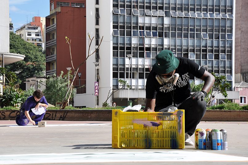 Sao Paulo was taken by a graffiti exhibition with more than 90 paintings in Roosevelt Square.