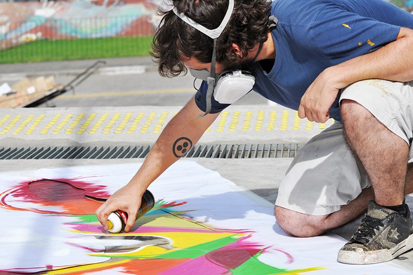 São Paulo foi tomada por uma exposição de grafite com mais de 90 pinturas na praça Roosevelt.