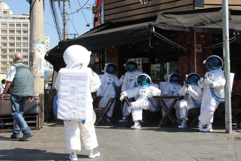 Lançamento do Zenfone 2 teve uma ação inesperada com astronautas invadindo o cotidiano de São Paulo.