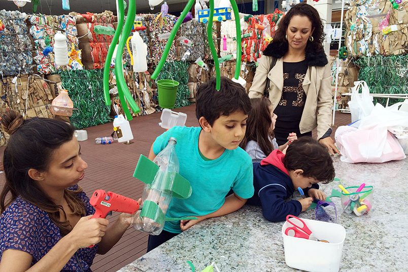 Expansão do programa de reciclagem do grupo Carrefour contou com obra interativa e lúdica.