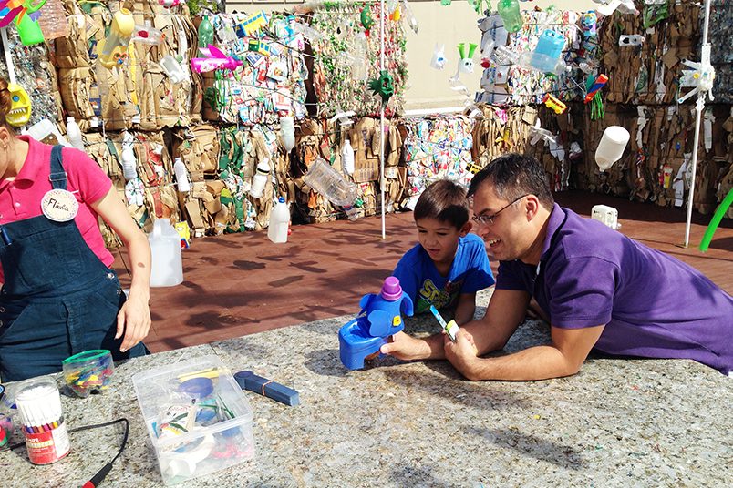 Expansão do programa de reciclagem do grupo Carrefour contou com obra interativa e lúdica.