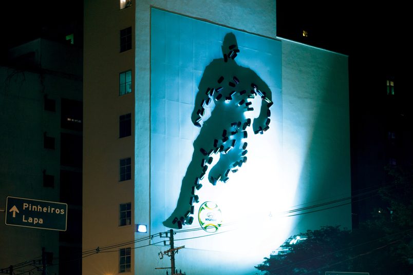 O artista Eduardo Srur prestou consultoria na maior intervenção urbana Shadow Art do mundo.