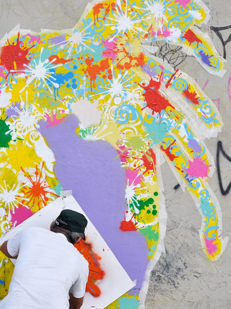São Paulo foi tomada por uma exposição de grafite com mais de 90 pinturas na praça Roosevelt.