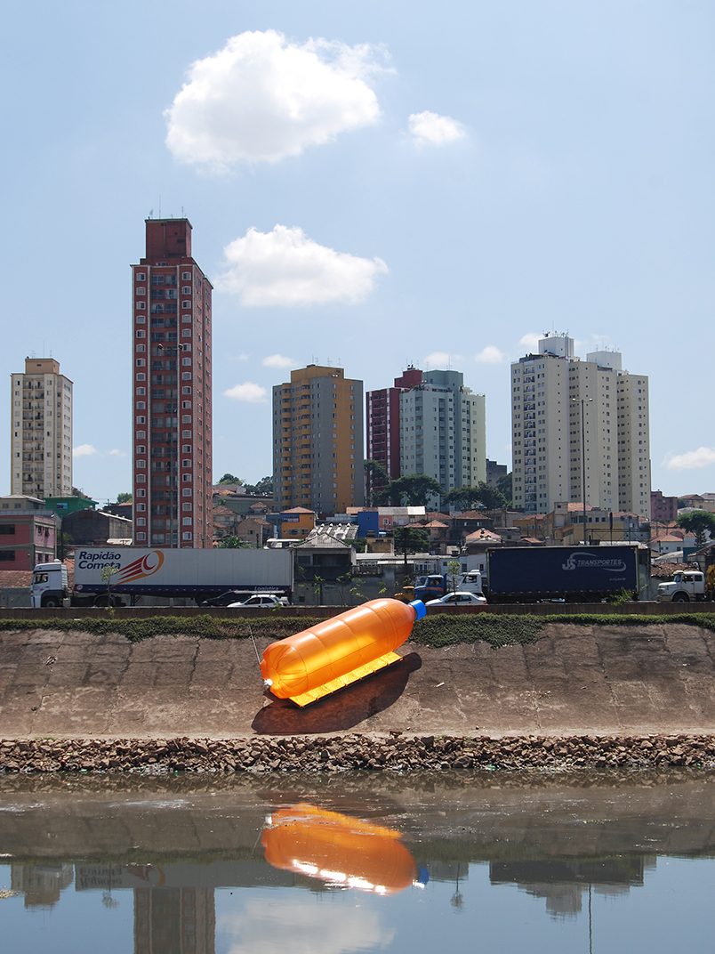 Most famous artistic intervention of the artist Eduardo Srur has the support and production of ATTAC